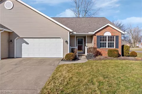 3295 Dotwood St NW, North Canton, OH 44720