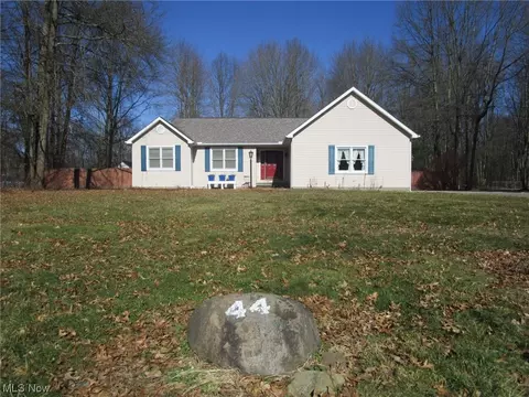 44 Chaffee Dr, Orwell, OH 44076