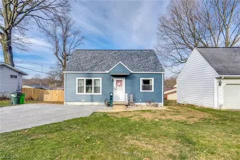 2144 Priscilla Ave NW, Massillon, OH 44647