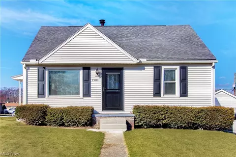 1501 32nd St NE, Canton, OH 44714