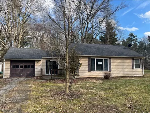 7963 Vesta Ave, Northfield Center, OH 44067