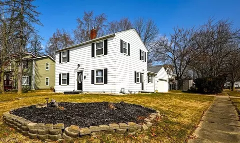 533 Wedgemere, Akron, OH 44313