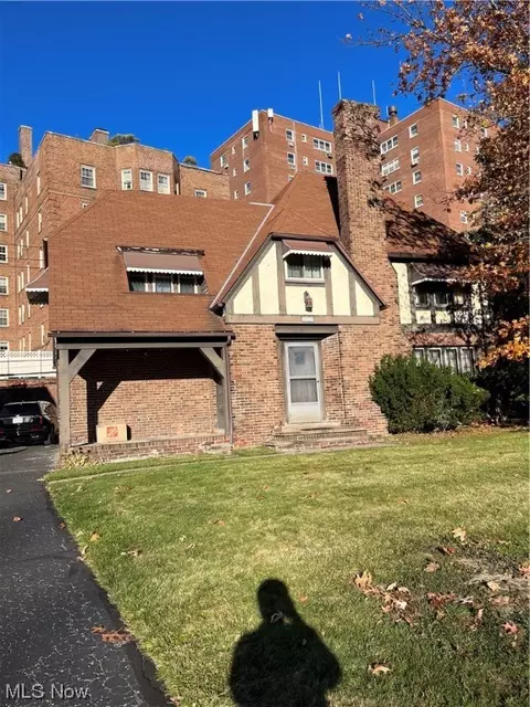13707 Drexmore, Cleveland, OH 44120