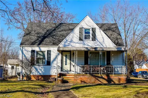10914 Woodview, Parma Heights, OH 44130