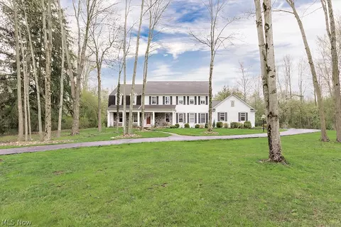 15135 Heritage Ln, Chagrin Falls, OH 44022