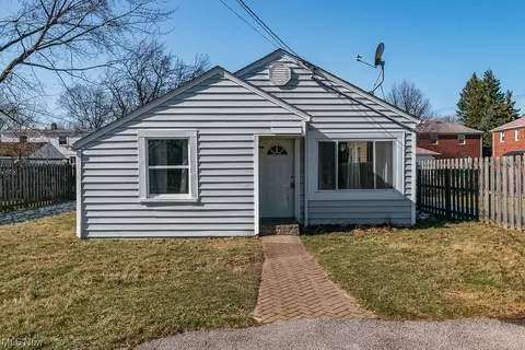 246 E 260, Euclid, OH 44132