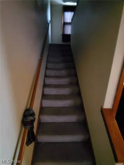Entry Way - 765 E 256th St, Euclid, OH 44132 photo 3 of 3