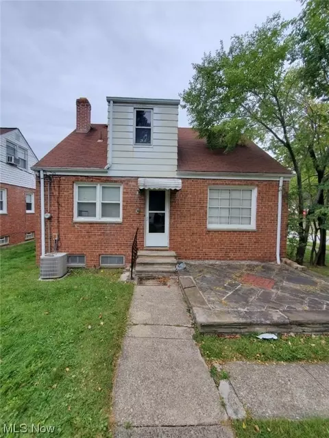 Exterior - 765 E 256th St, Euclid, OH 44132 photo 2 of 3