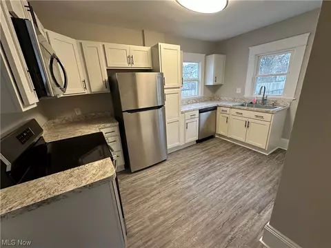 Kitchen - 268 E Tallmadge, Akron, OH 44310 photo 6 of 6