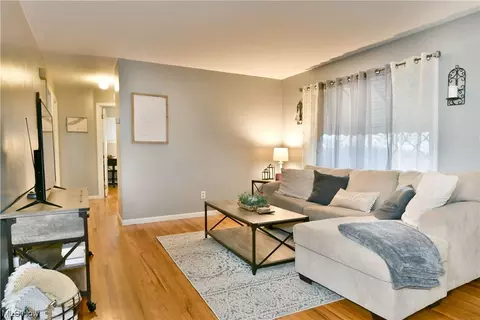 338 340 Overlook Blvd, Struthers, OH 44471 photo 8