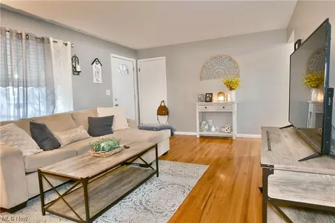 338 340 Overlook Blvd, Struthers, OH 44471 photo 3