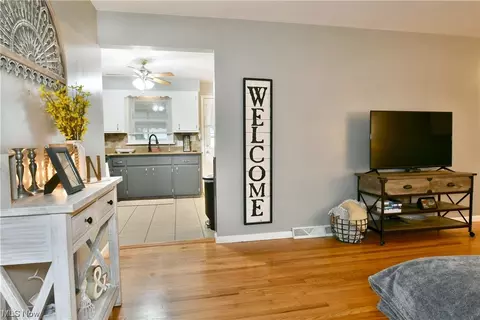 338 340 Overlook Blvd, Struthers, OH 44471 photo 6