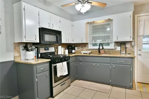 338 340 Overlook Blvd, Struthers, OH 44471 photo 11