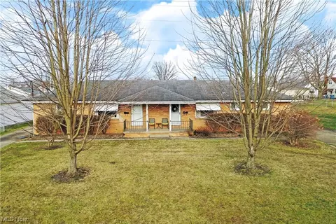 338 340 Overlook Blvd, Struthers, OH 44471