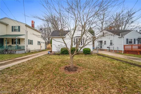 23089 Macbeth Ave, North Olmsted, OH 44070
