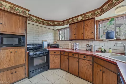 Kitchen - 76 W 5th Ave, Berea, OH 44017 photo 7 of 8