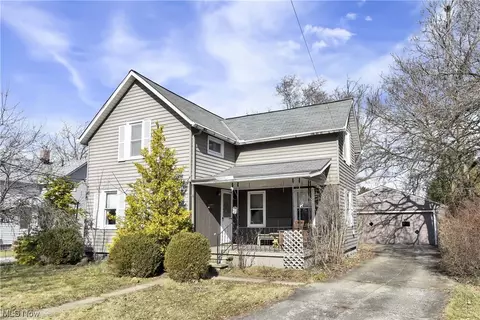 76 W 5th Ave, Berea, OH 44017