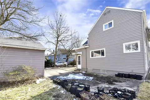 Exterior - 76 W 5th Ave, Berea, OH 44017 photo 5 of 7