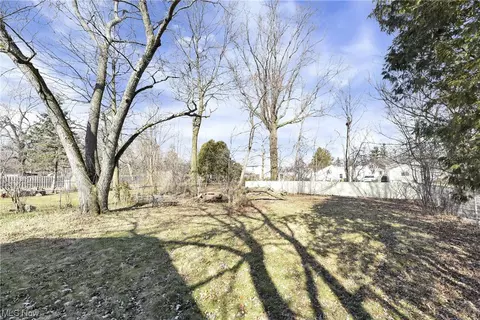 Exterior - 76 W 5th Ave, Berea, OH 44017 photo 4 of 7