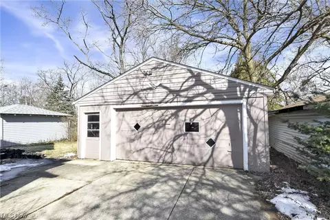 Exterior - 76 W 5th Ave, Berea, OH 44017 photo 3 of 7