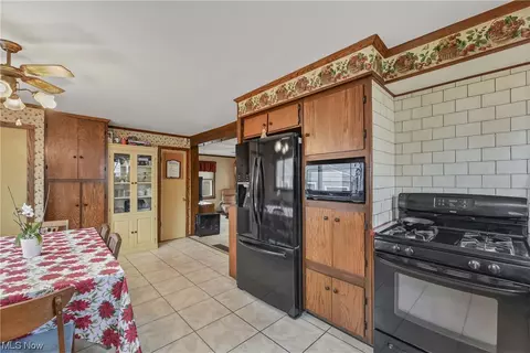 Kitchen - 76 W 5th Ave, Berea, OH 44017 photo 4 of 8