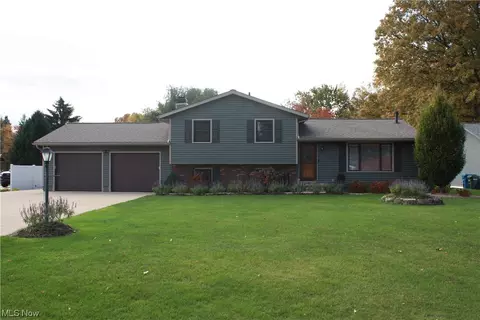 5104 Fox Rdg, North Canton, OH 44720