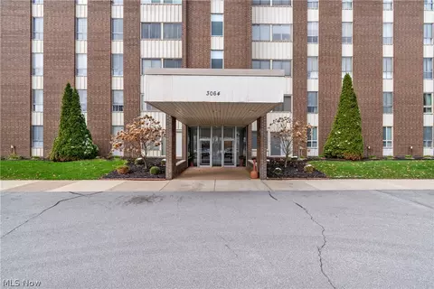 3064 Kent Rd #302A, Stow, OH 44224
