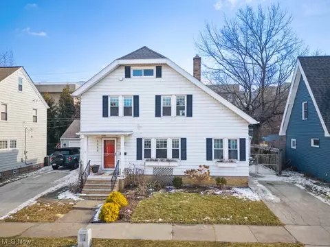 1589 Blossom Park Ave, Lakewood, OH 44107