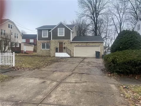 1146 Cadillac Blvd, Akron, OH 44320