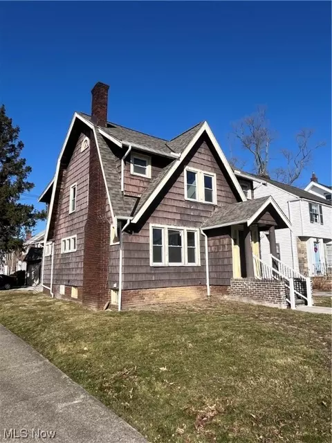 3645 Silsby Rd, University Heights, OH 44118