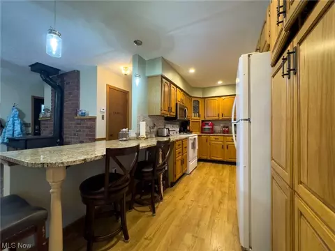 Kitchen - 384 State Rd, Geneva, OH 44041 photo 5 of 5