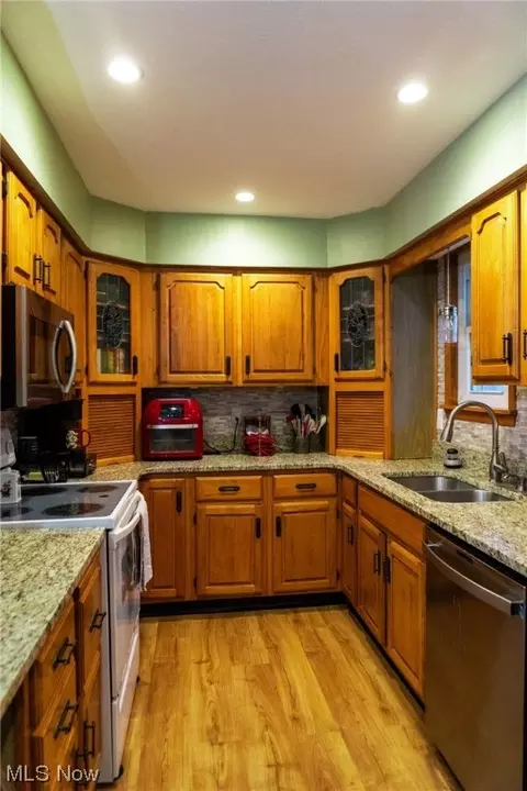 Kitchen - 384 State Rd, Geneva, OH 44041 photo 1 of 5