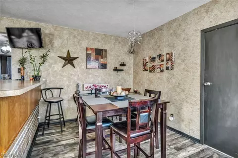 Dining - 3060 Long, Akron, OH 44312 photo 2 of 3