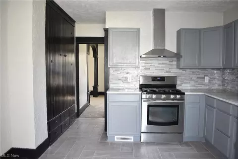 Kitchen - 1807 E 47th St, Ashtabula, OH 44004 photo 2 of 4