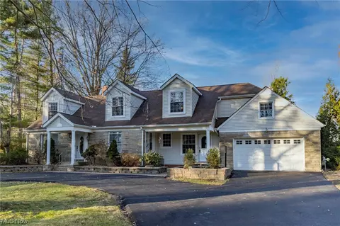 32887 Cedar Rd, Mayfield Heights, OH 44124