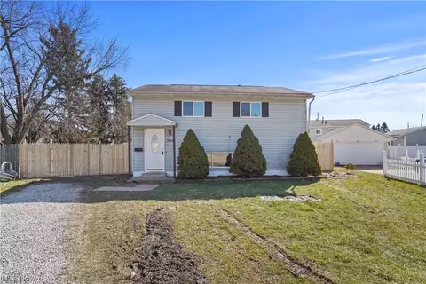 3014 31st St NE, Canton, OH 44705