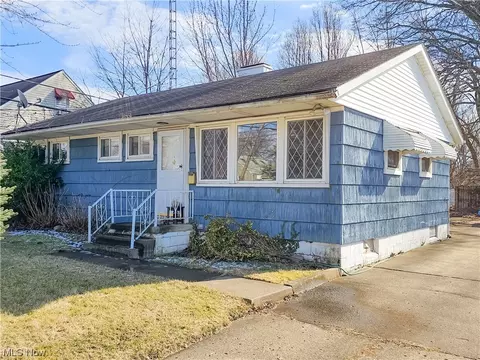 4654 13th St, Canton, OH 44710