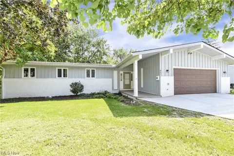 451 Whitman, Elyria, OH 44035