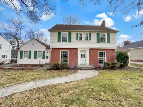 81 Sand Run Rd, Akron, OH 44313