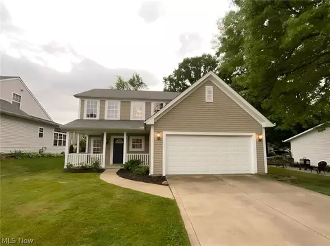 23275 Woodview Dr, North Olmsted, OH 44070