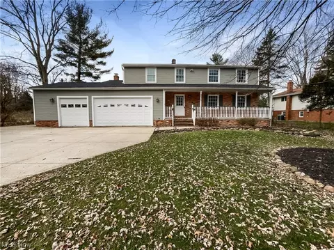 8526 Riverview Rd, Brecksville, OH 44141