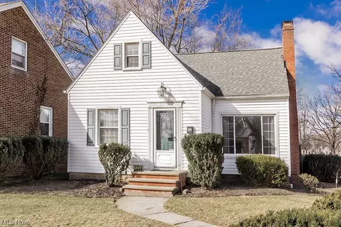 1256 Edsal Dr, Lyndhurst, OH 44124