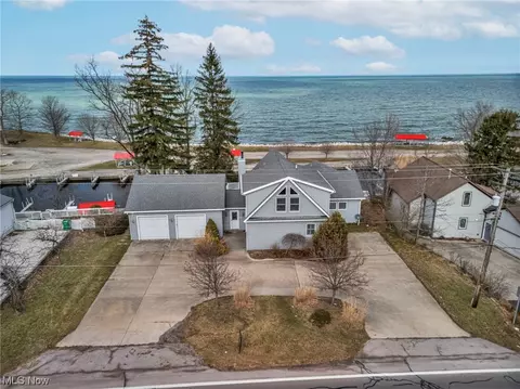4741 Lake Rd W, Ashtabula, OH 44004