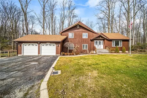 1305 Garrison Rd, Ashtabula, OH 44004
