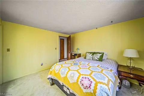 Bedroom - 1305 Garrison Rd, Ashtabula, OH 44004 photo 4 of 6