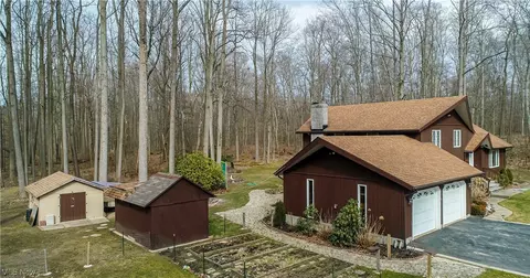 Exterior - 1305 Garrison Rd, Ashtabula, OH 44004 photo 6 of 9