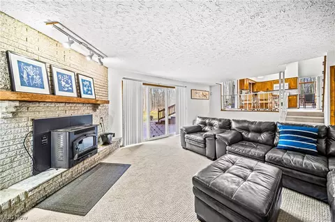 Living - 1305 Garrison Rd, Ashtabula, OH 44004 photo 4 of 5