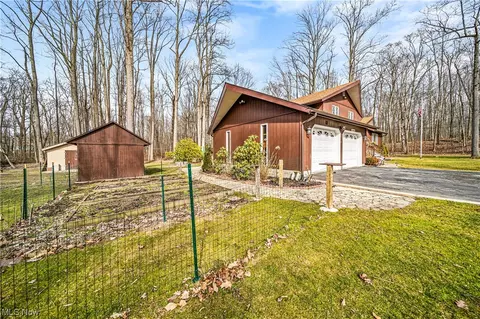 Exterior - 1305 Garrison Rd, Ashtabula, OH 44004 photo 3 of 9