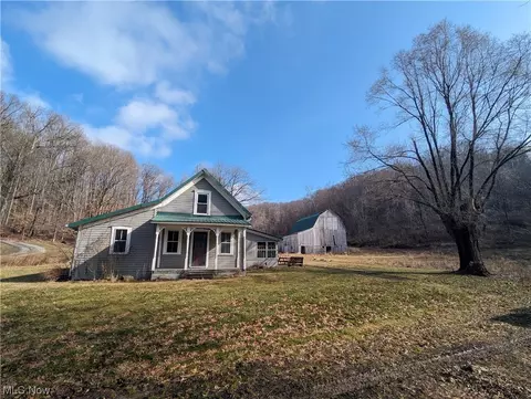 31380 Cadiz Dennison, Uhrichsville, OH 44683