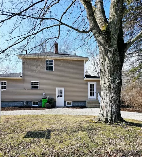 1346 Iroquois Ave, Akron, OH 44312